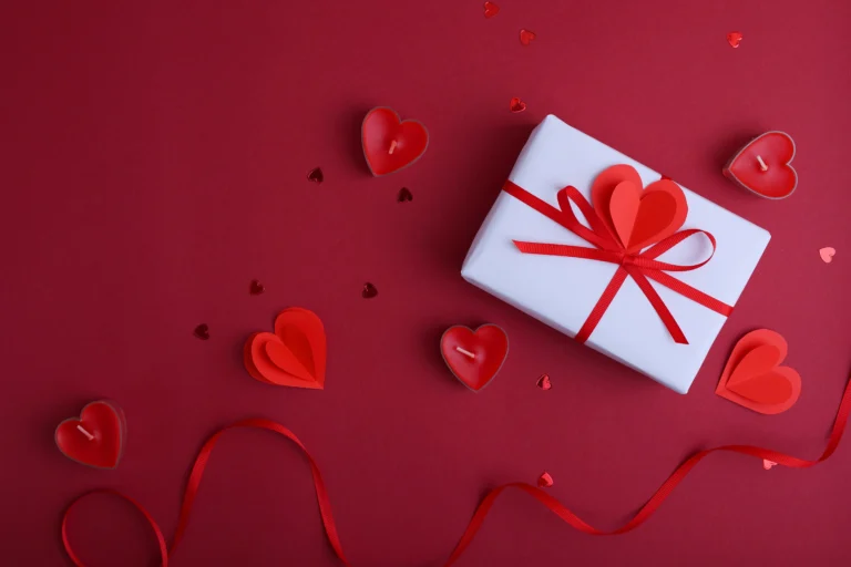 Valentine Day Shayari for Partner: 10 Romantic Lines from Heart